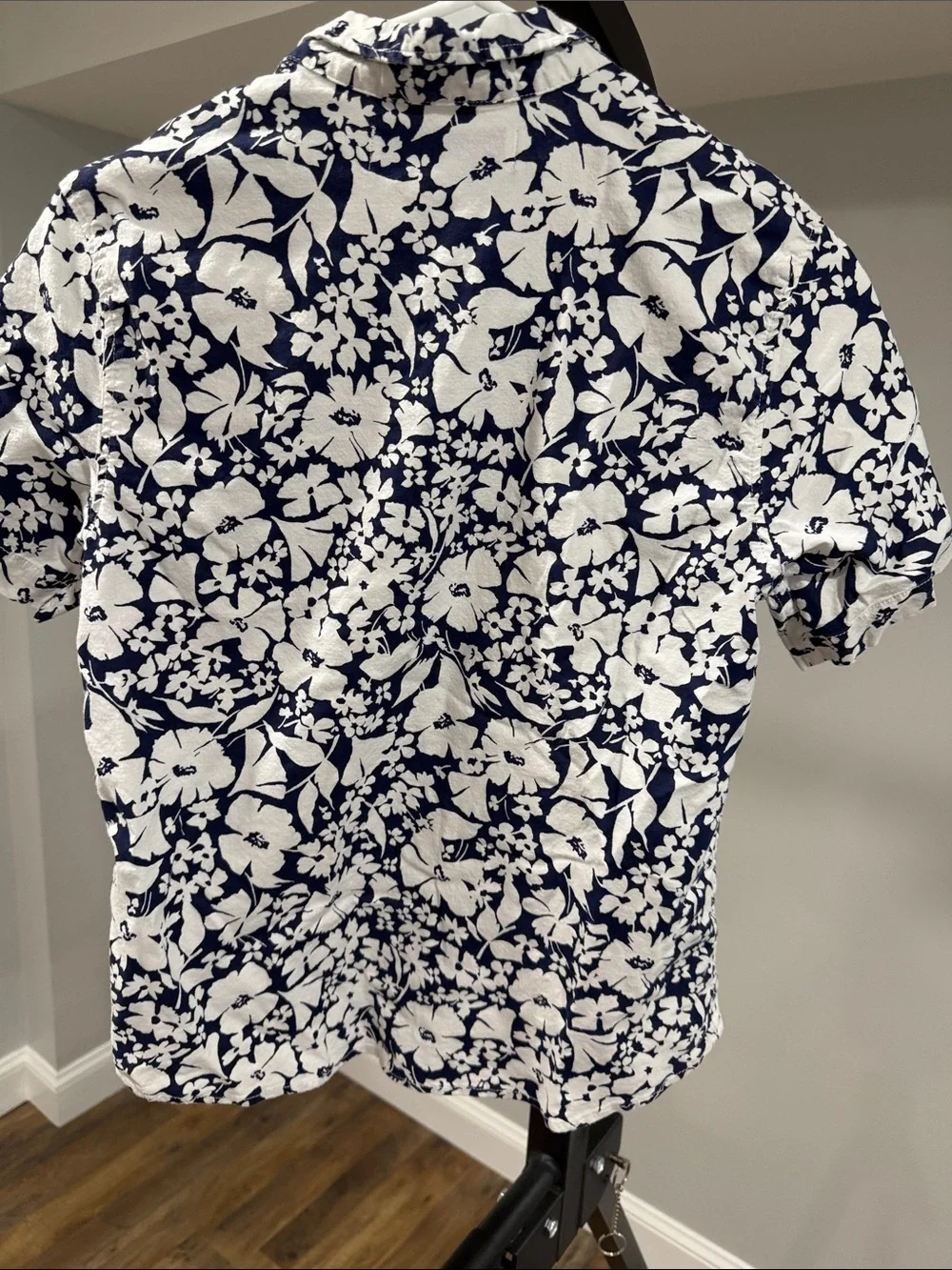 Old Navy Navy and White Floral Short-Sleeve Button-Down Shirt